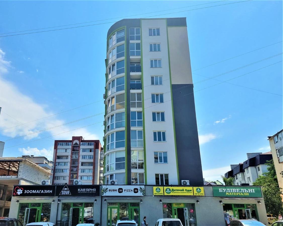 Світло Цілодобово Сучасні Апартаменти Біля Парку Топільче Ternópil Exterior foto